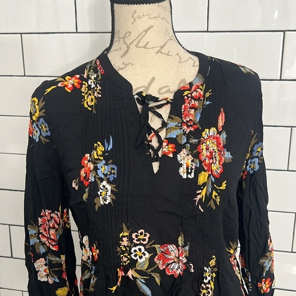 Old Navy Medium Black Floral Blouse Long Sleeve - Picture 3 of 7
